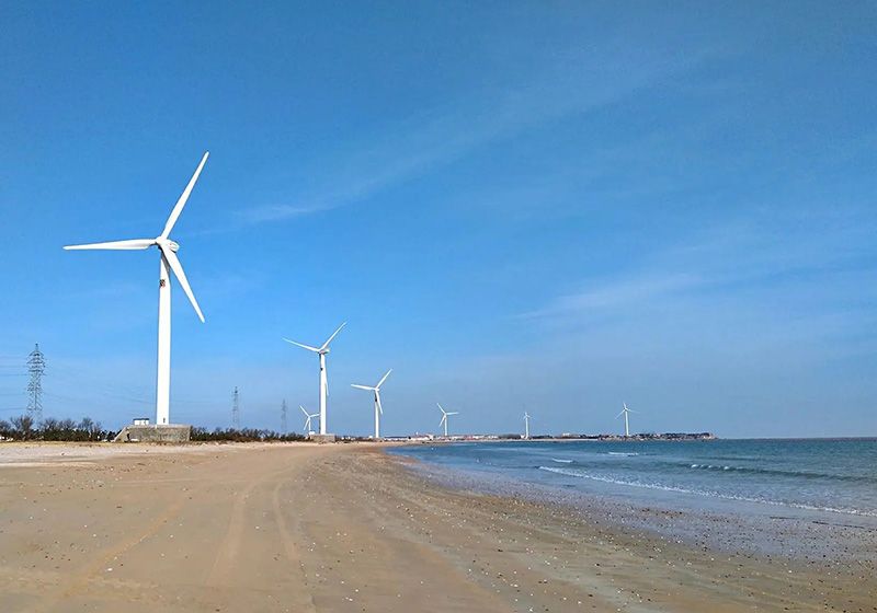 海邊風(fēng)力發(fā)電機(jī)一臺(tái)造價(jià)多少錢？